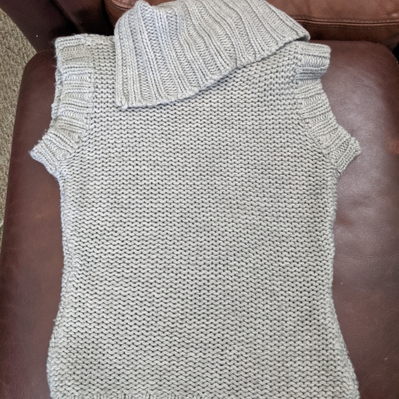 🎁 Women's sweater vest- fitted - Picture 2 of 3